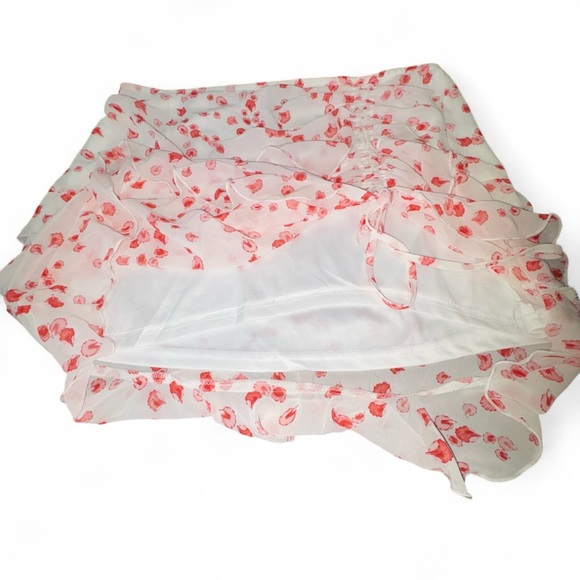 Princess Polly White and Red Ruffle Mini Skirt! - Picture 3 of 6